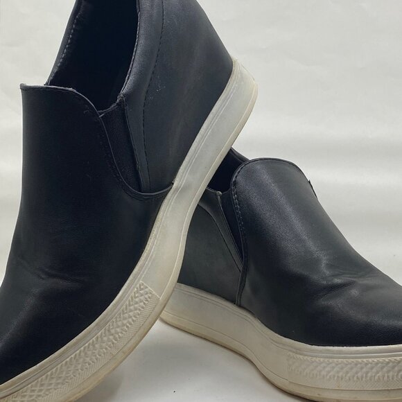 WOMEN'S POCONO BLACK SLIP ON HIDDEN WEDGE CASUAL SHOE 7.5 - Picture 2 of 6